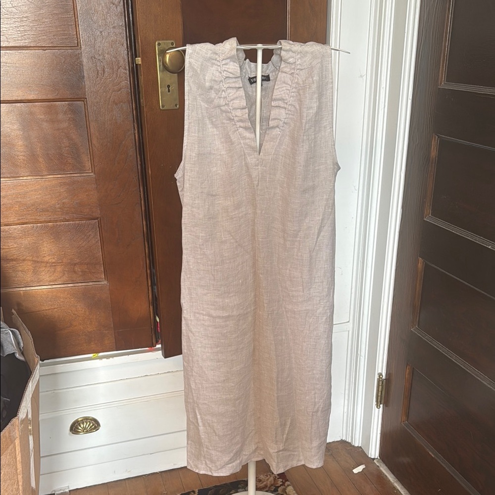 Boho Chic Sleeveless Beige Dress with Ruffle